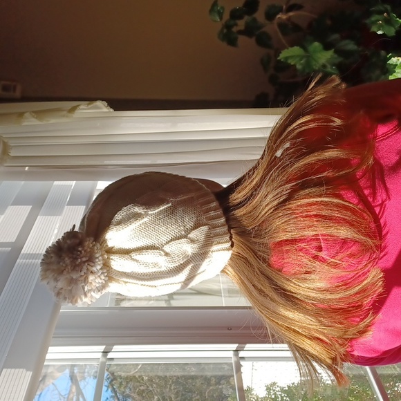 White knit classic hat - Picture 3 of 5